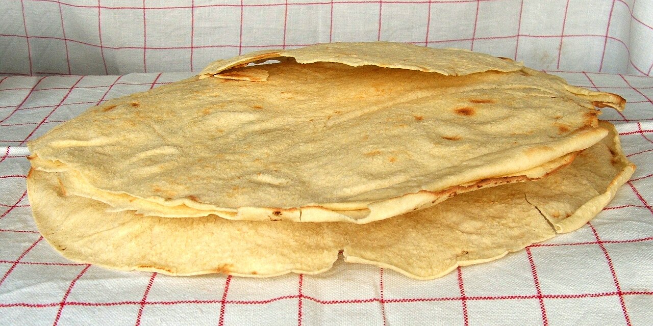 Il pane carasau, le sfoglie sottili del pane sardo